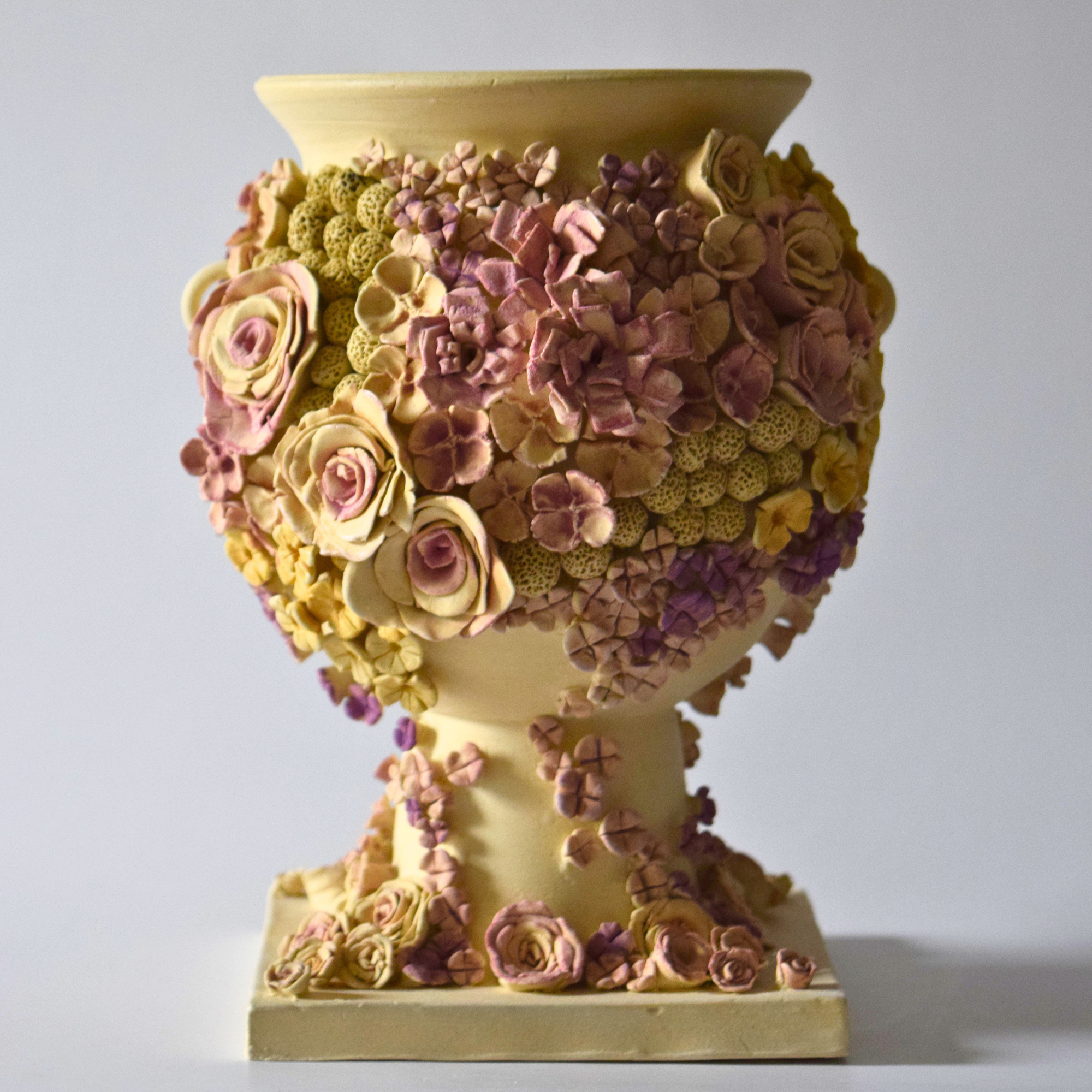 Corn, Wendy - Flower urn vase on stand 03