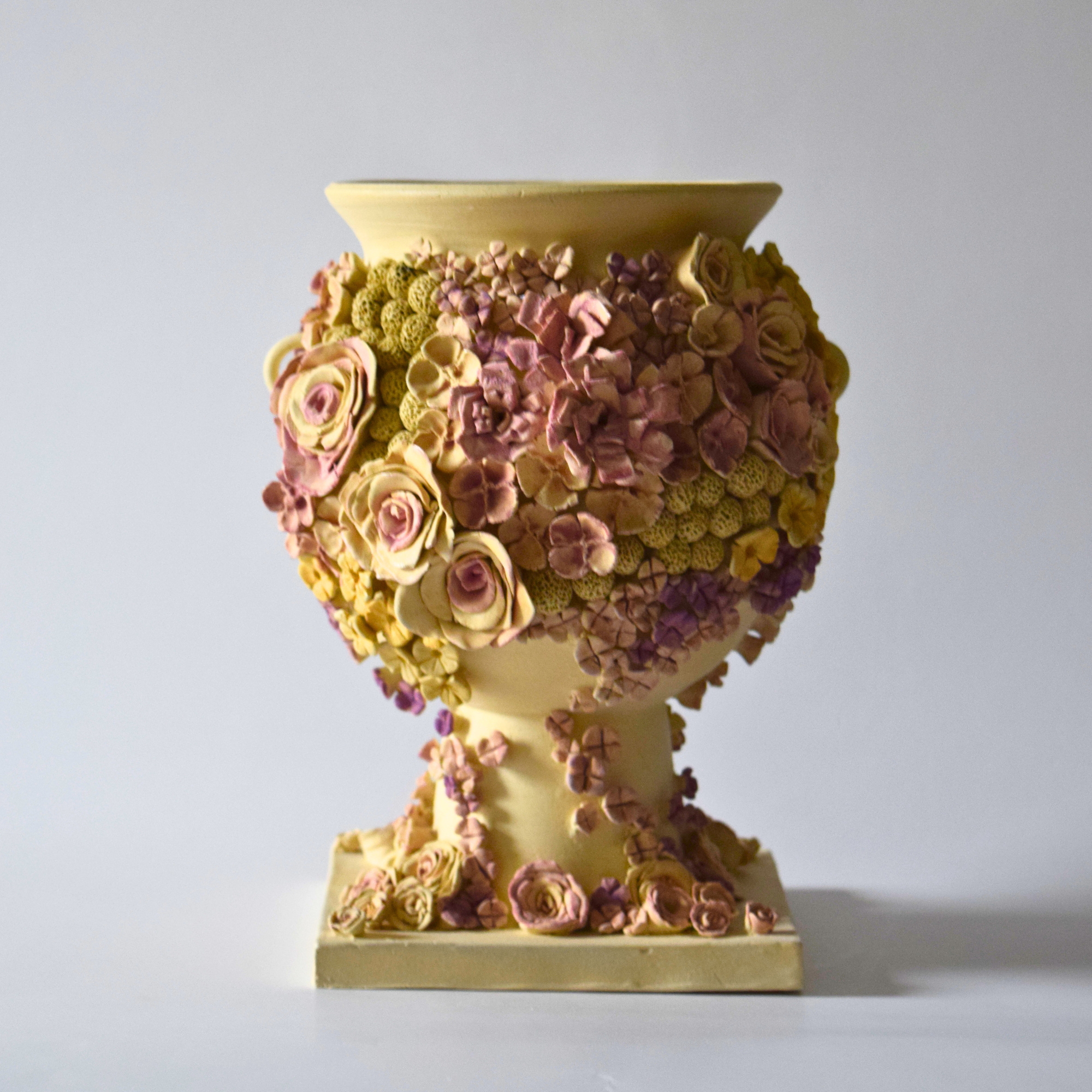 Corn, Wendy - Flower urn vase on stand 03