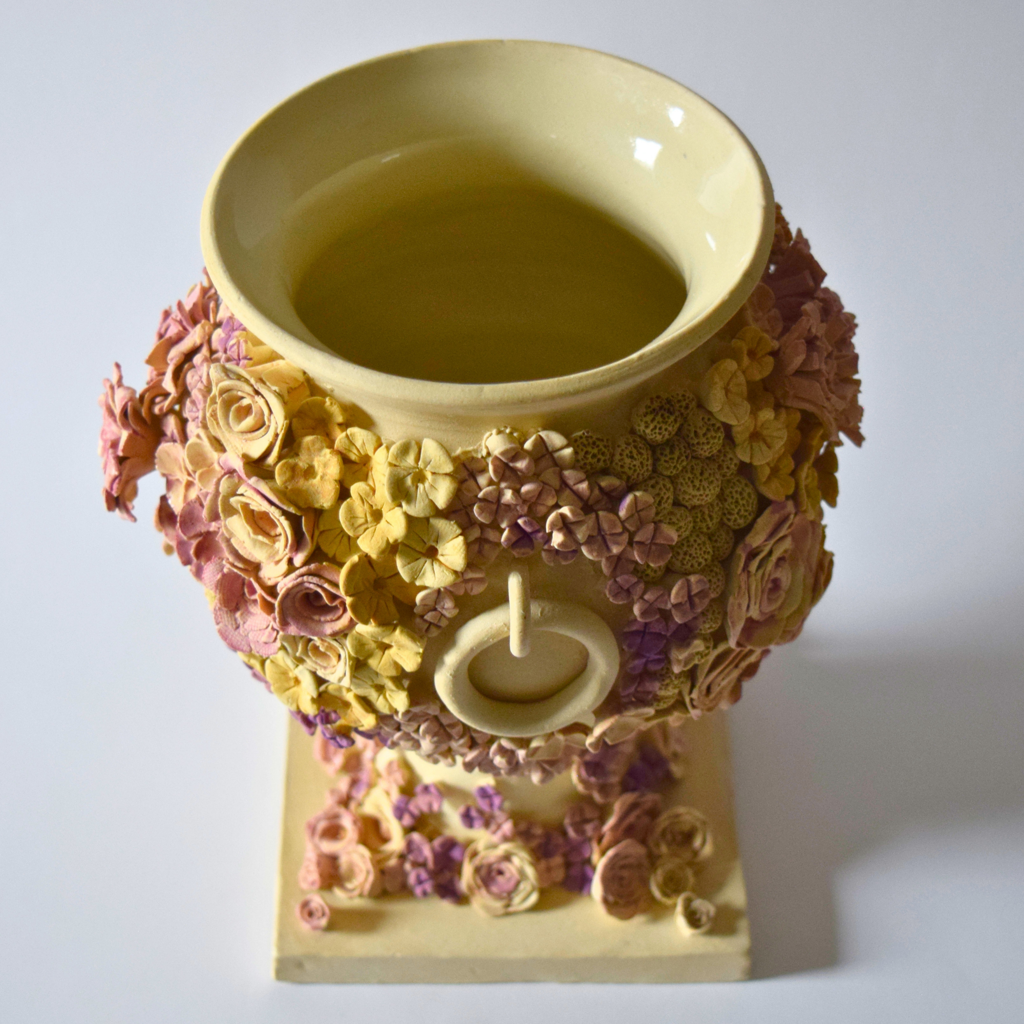 Corn, Wendy - Flower urn vase on stand 03