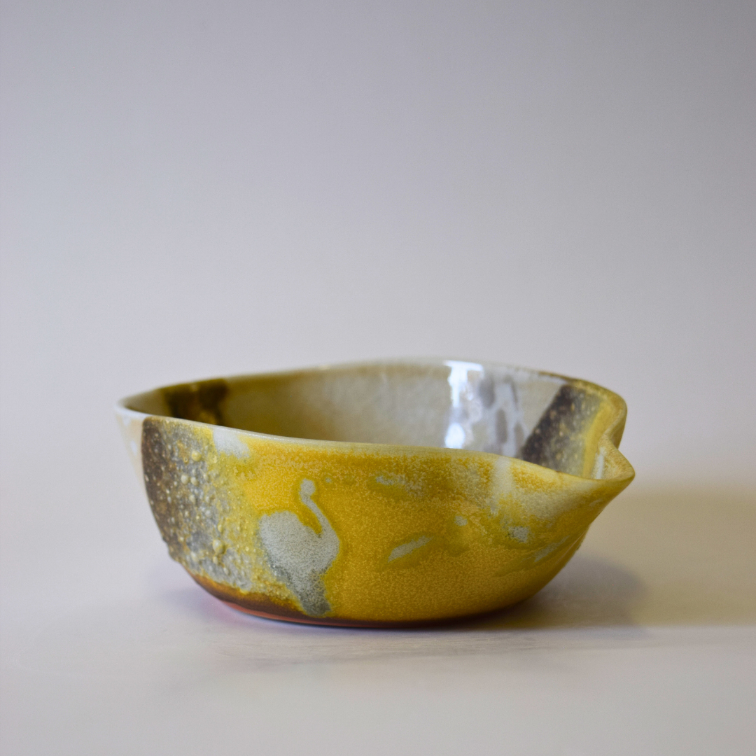 Lanken, Lily - Cast bowl with spout
