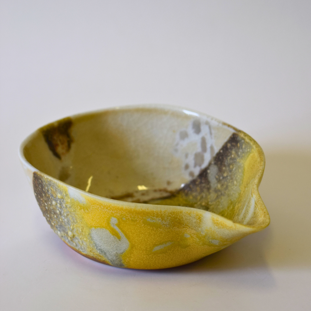 Lanken, Lily - Cast bowl with spout