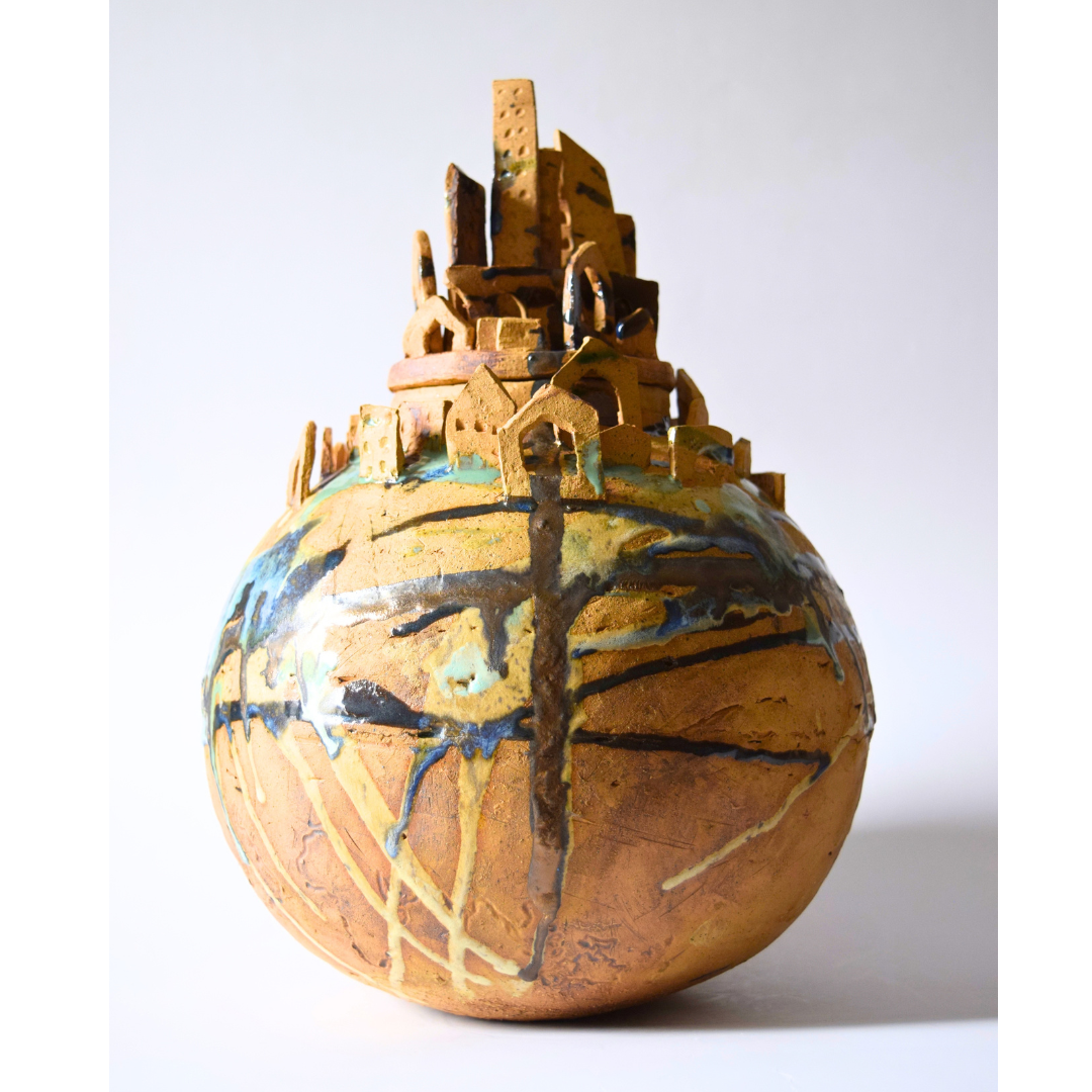 Scope, Gaby - Moon jar with lid and cityscape  "Meridian"