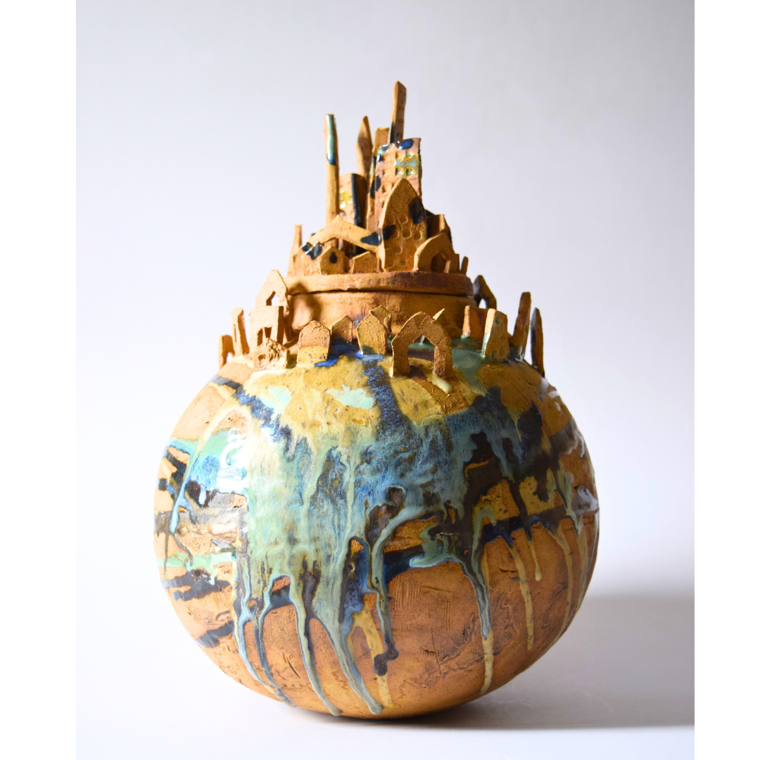 Scope, Gaby - Moon jar with lid and cityscape  "Meridian"