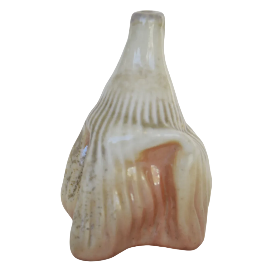 Griffin, Margaret – Vase cannelé froissé / Crumpled fluted vase