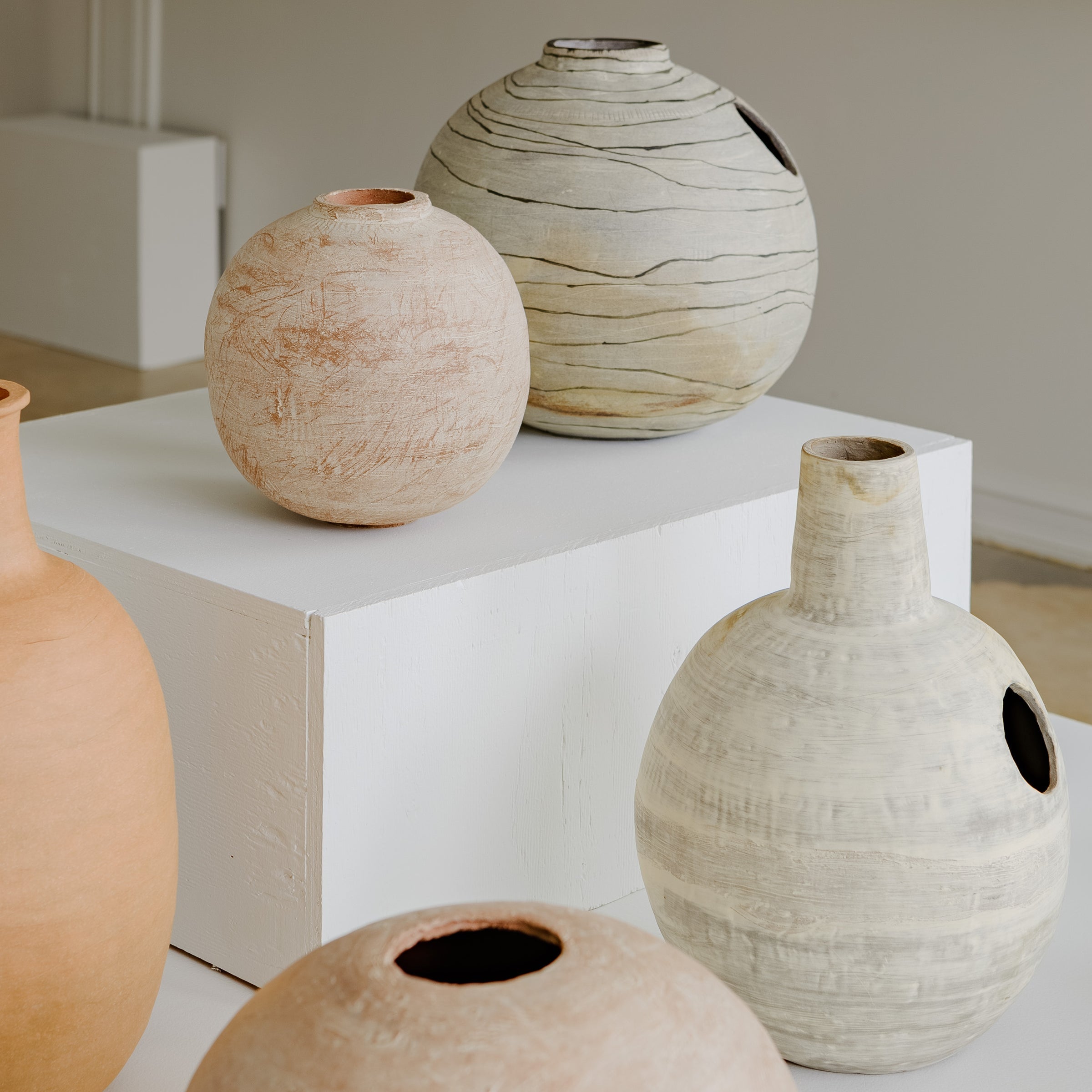 Heravi, Saba - Moon Jar 01