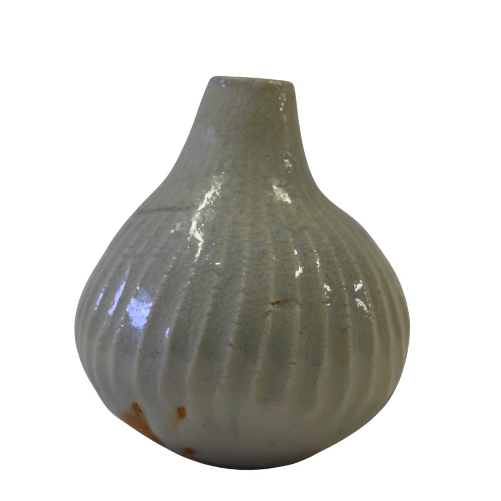 Griffin, Margaret – Vase cannelé / Fluted vase 01