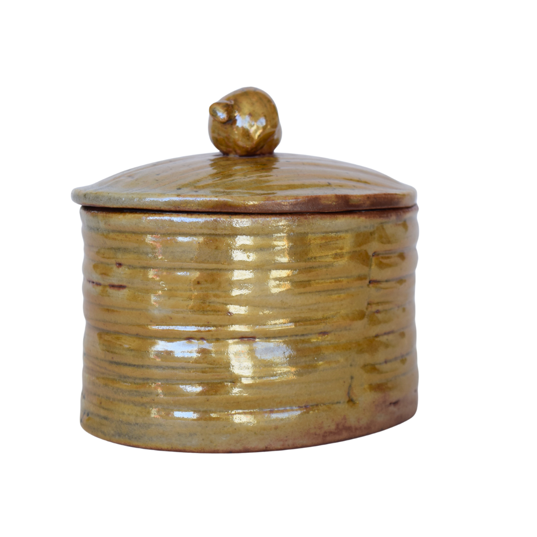 Larose, Lysanne - Oval box with acorn knob
