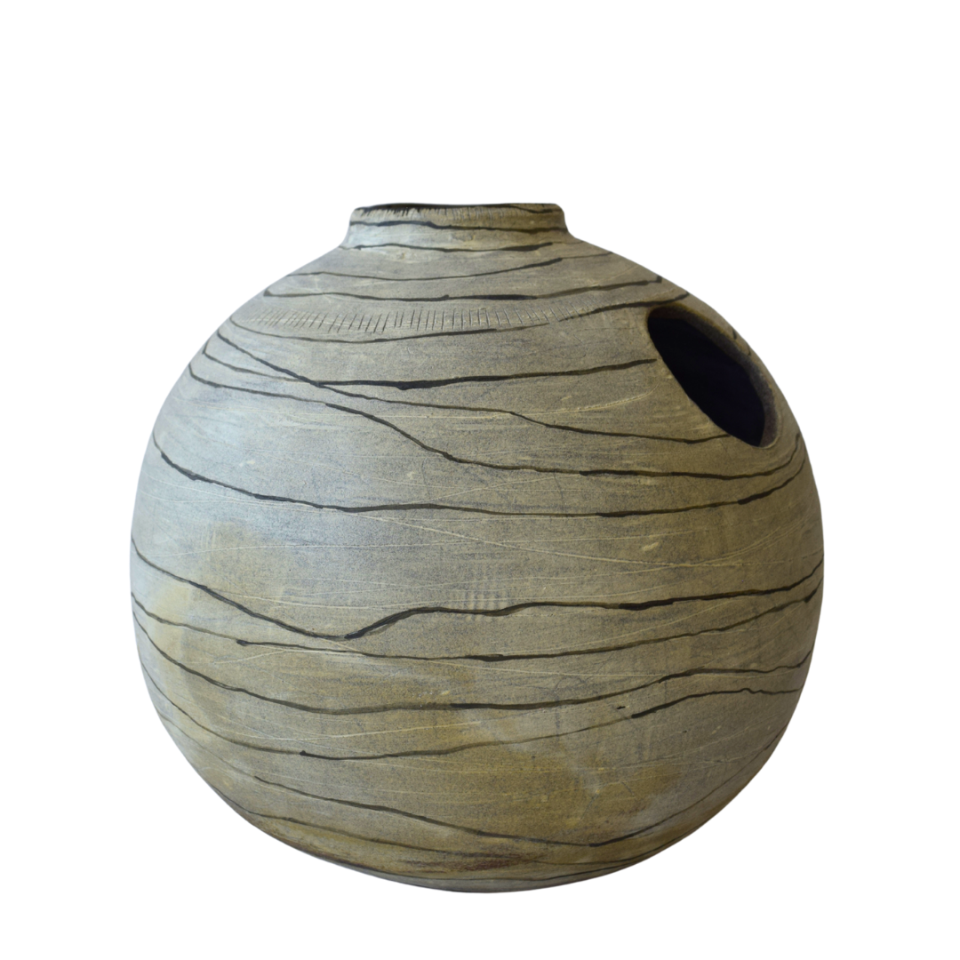 Heravi, Saba - Moon Jar 01