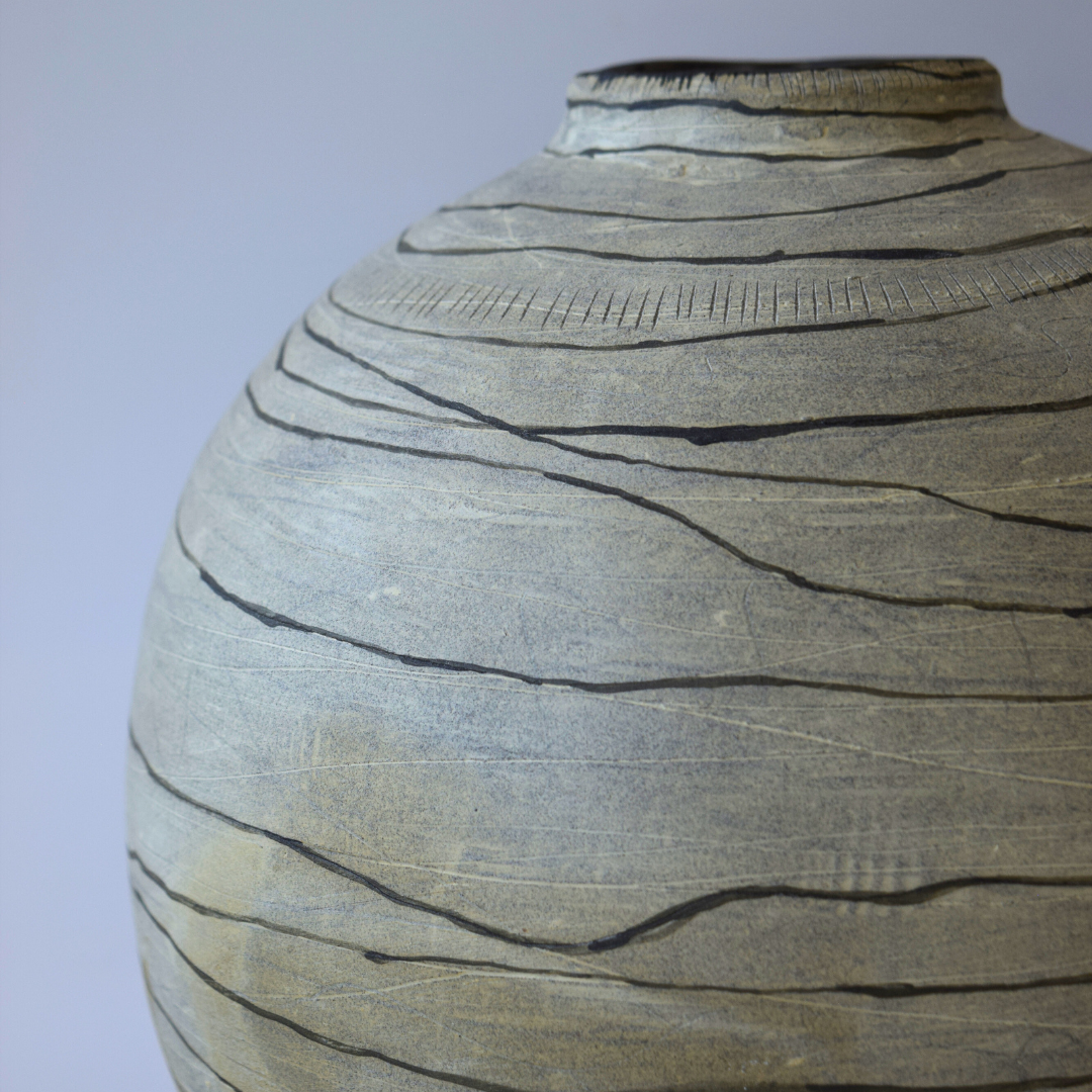 Heravi, Saba - Moon Jar 01