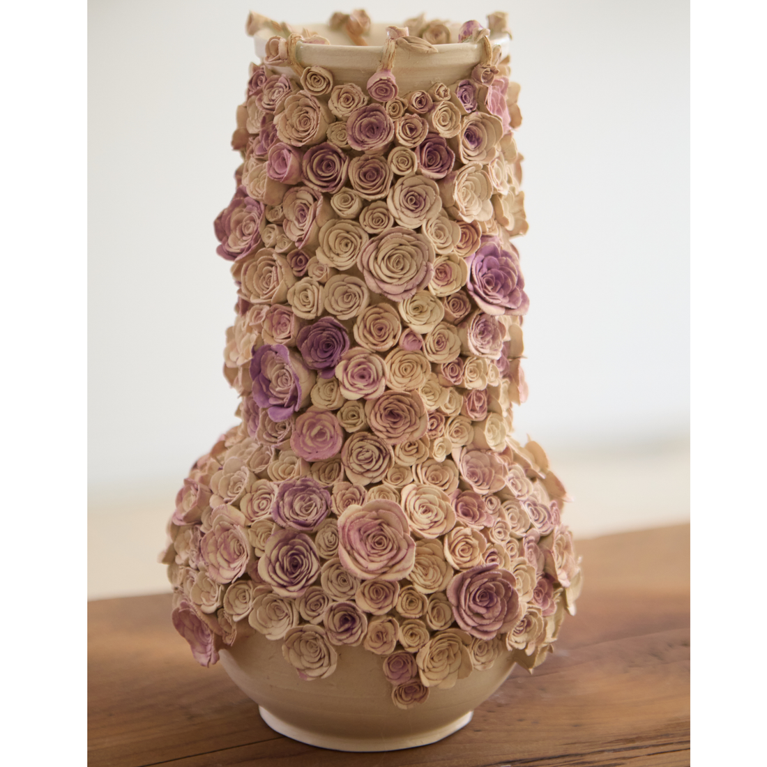 Corn, Wendy - Vase with roses 01