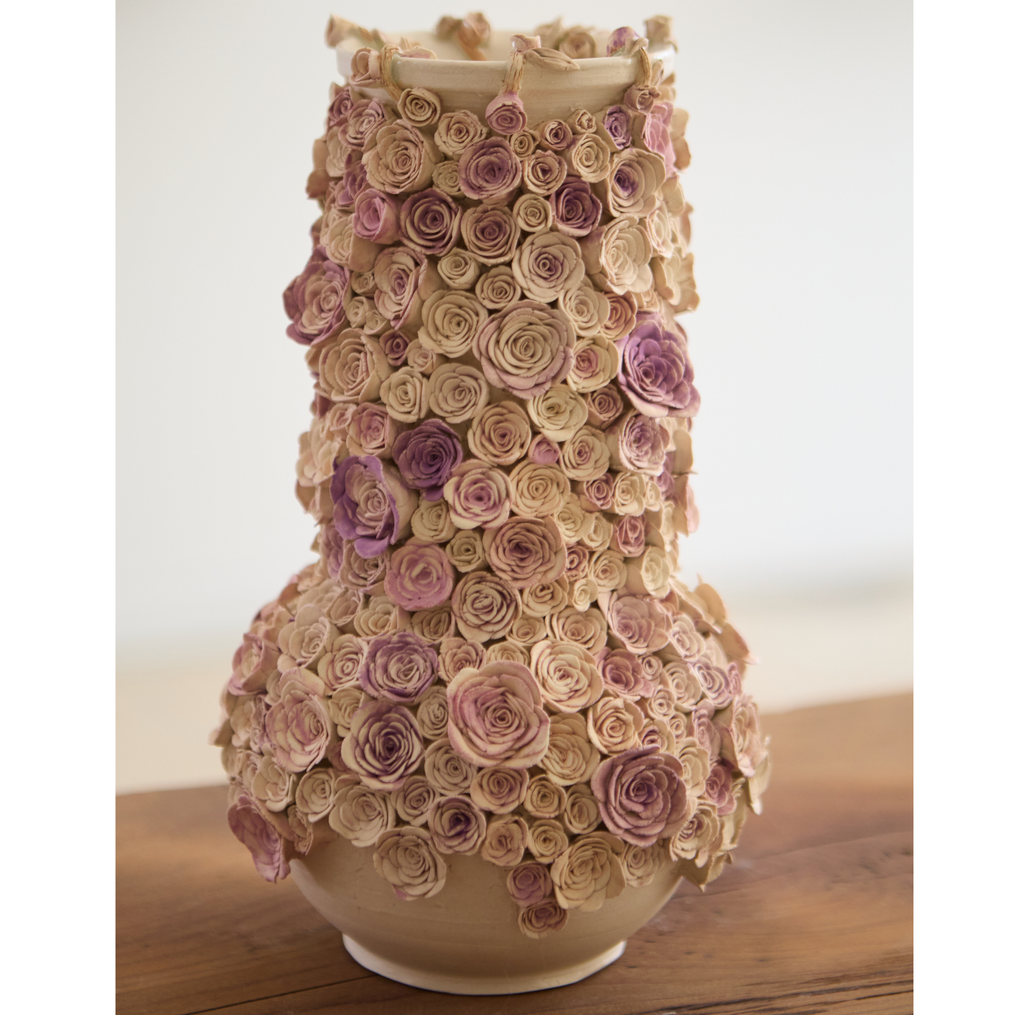 Corn, Wendy - Vase with roses 01
