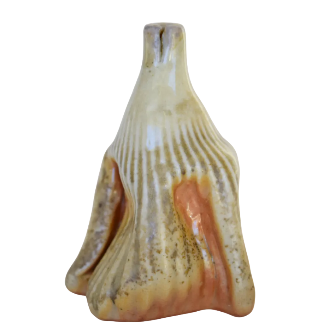 Griffin, Margaret – Vase cannelé froissé / Crumpled fluted vase